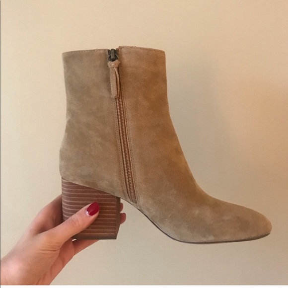 NWT J. Crew Sadie Suede Ankle Boots-Size 8.5 - Picture 3 of 4
